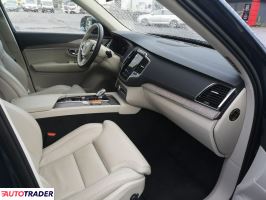 Volvo XC90 2022 2.0 235 KM