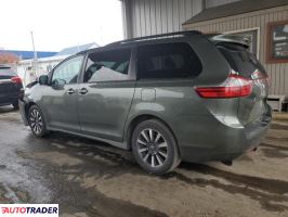 Toyota Sienna 2019 3