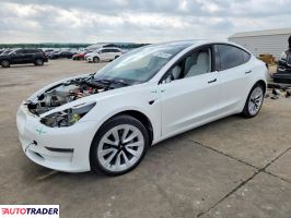 Tesla Model 3 2022