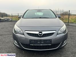 Opel Astra 2010 1.4 140 KM