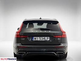 Volvo V60 2021 2.0 197 KM
