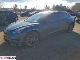 Tesla Model 3 - zobacz ofertę