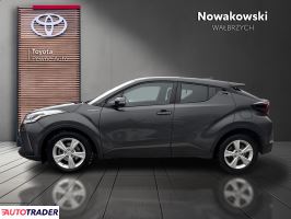 Toyota C-HR 2021 1.8 122 KM