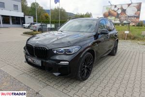 BMW X5 2021 3.0 286 KM