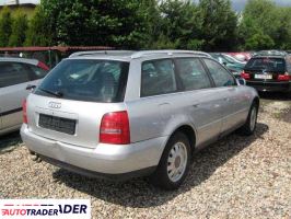 Audi A4 1999 2.5 150 KM