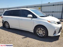Toyota Sienna 2020 3