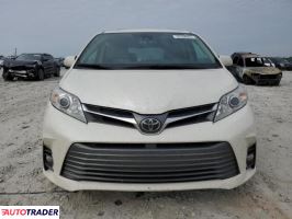 Toyota Sienna 2018 3