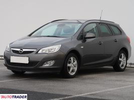 Opel Astra 2011 1.4 99 KM