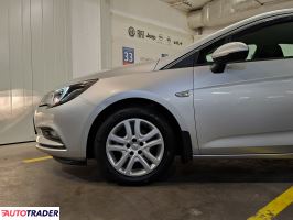 Opel Astra 2018 1.4 100 KM