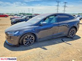 Tesla Model X - zobacz ofertę