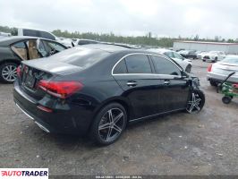 Mercedes 220 2022 2