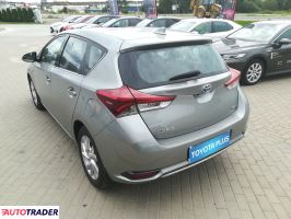 Toyota Auris 2016 1.8 135 KM Toyota Auris 2016 1.8 135 KM
