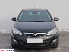Opel Astra 2011 1.4 138 KM