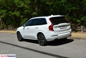 Volvo XC90 2018 2.0 235 KM