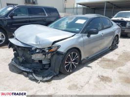 Toyota Camry 2020 3