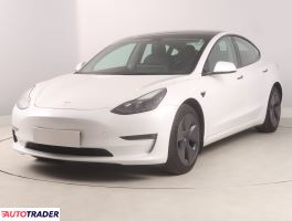 Tesla Model 3 2023 490 KM