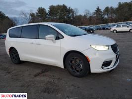 Chrysler Pacifica 2022 3