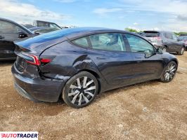 Tesla Model 3 2024