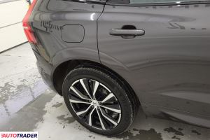 Volvo XC60 2024 2.0 197 KM