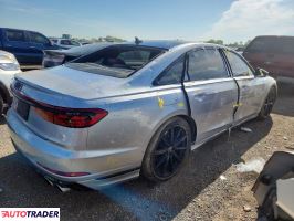 Audi S8 2024 4