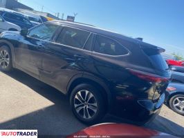 Toyota Highlander 2022 3