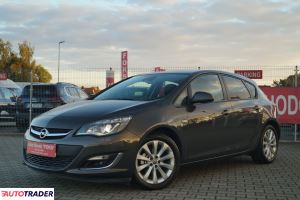 Opel Astra 2013 1.4 120 KM