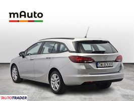 Opel Astra 2018 1.6 110 KM