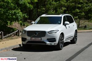 Volvo XC90 2018 2.0 235 KM