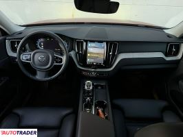 Volvo XC60 2022 2.0 197 KM