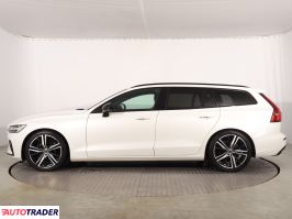Volvo V60 2019 2.0 187 KM