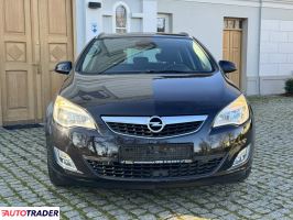 Opel Astra 2011 1.4 120 KM