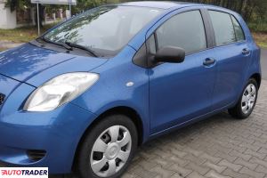 Toyota Yaris 2006 1.3 87 KM