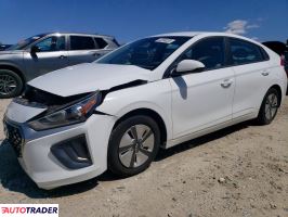 Hyundai IONIQ Hybrid 2021 1