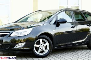 Opel Astra 2011 1.4 101 KM