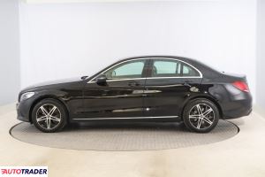 Mercedes C-klasa 2019 1.6 127 KM