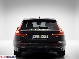Volvo V60 2022 2.0 197 KM