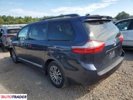 Toyota Sienna 2019 3