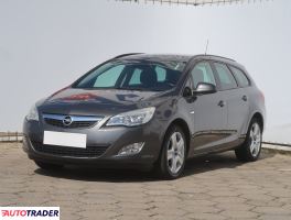 Opel Astra 2011 1.4 138 KM