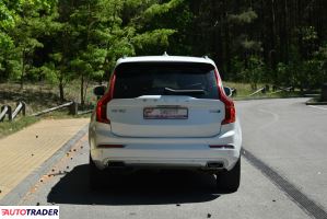 Volvo XC90 2018 2.0 235 KM