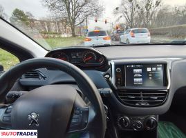 Peugeot 208 2015 1.2 82 KM