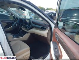 Toyota Highlander 2022 3