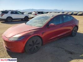Tesla Model 3 - zobacz ofertę