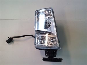 REFLEKTOR LAMPA PRAWA FH