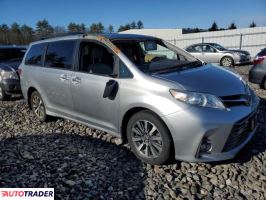 Toyota Sienna 2019 3