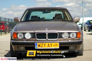 BMW 750 1989 5.0 300 KM