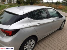 Opel Astra 2019 1.4 125 KM