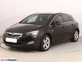 Opel Astra 2011 1.4 138 KM