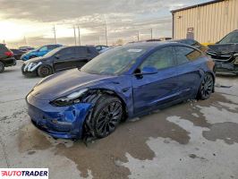 Tesla Model 3 - zobacz ofertę