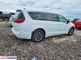Chrysler Pacifica 2025 3