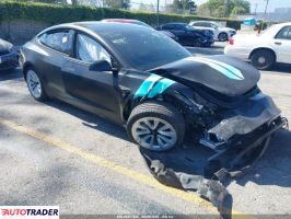 Tesla Model 3 - zobacz ofertę